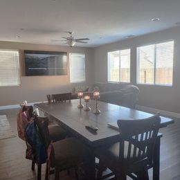 Detail Gallery Image 6 of 9 For 401 Manuel Ct, Los Banos,  CA 93635 - 5 Beds | 3 Baths