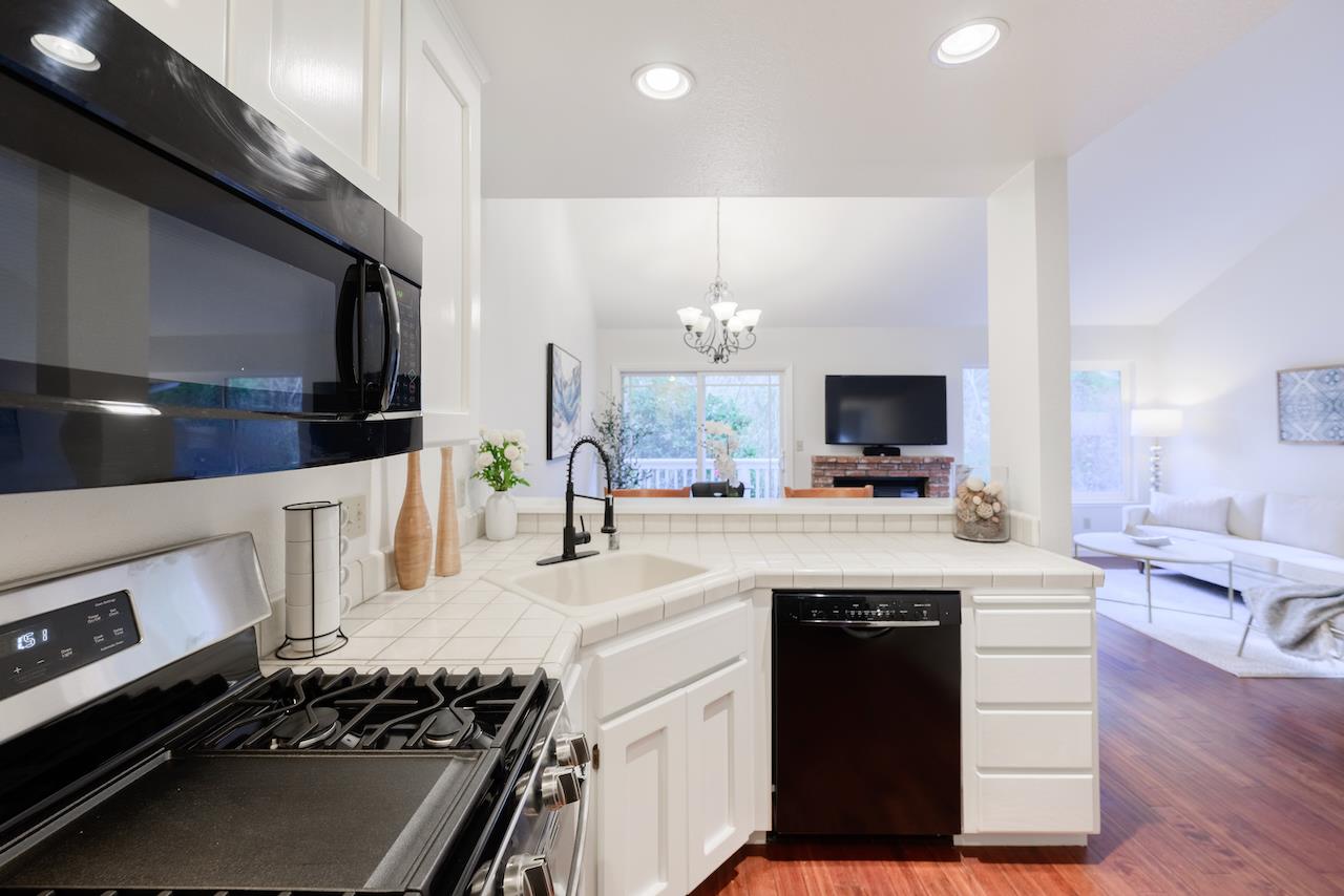 Detail Gallery Image 21 of 82 For 132 Arabian Way, Scotts Valley,  CA 95066 - 3 Beds | 2 Baths