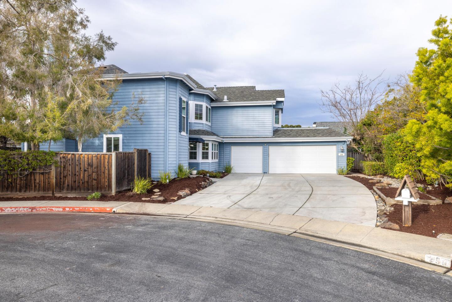 Detail Gallery Image 2 of 62 For 290 Billingsgate, Foster City,  CA 94404 - 3 Beds | 2/1 Baths