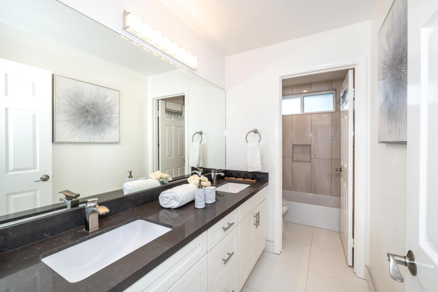 Detail Gallery Image 33 of 62 For 290 Billingsgate, Foster City,  CA 94404 - 3 Beds | 2/1 Baths