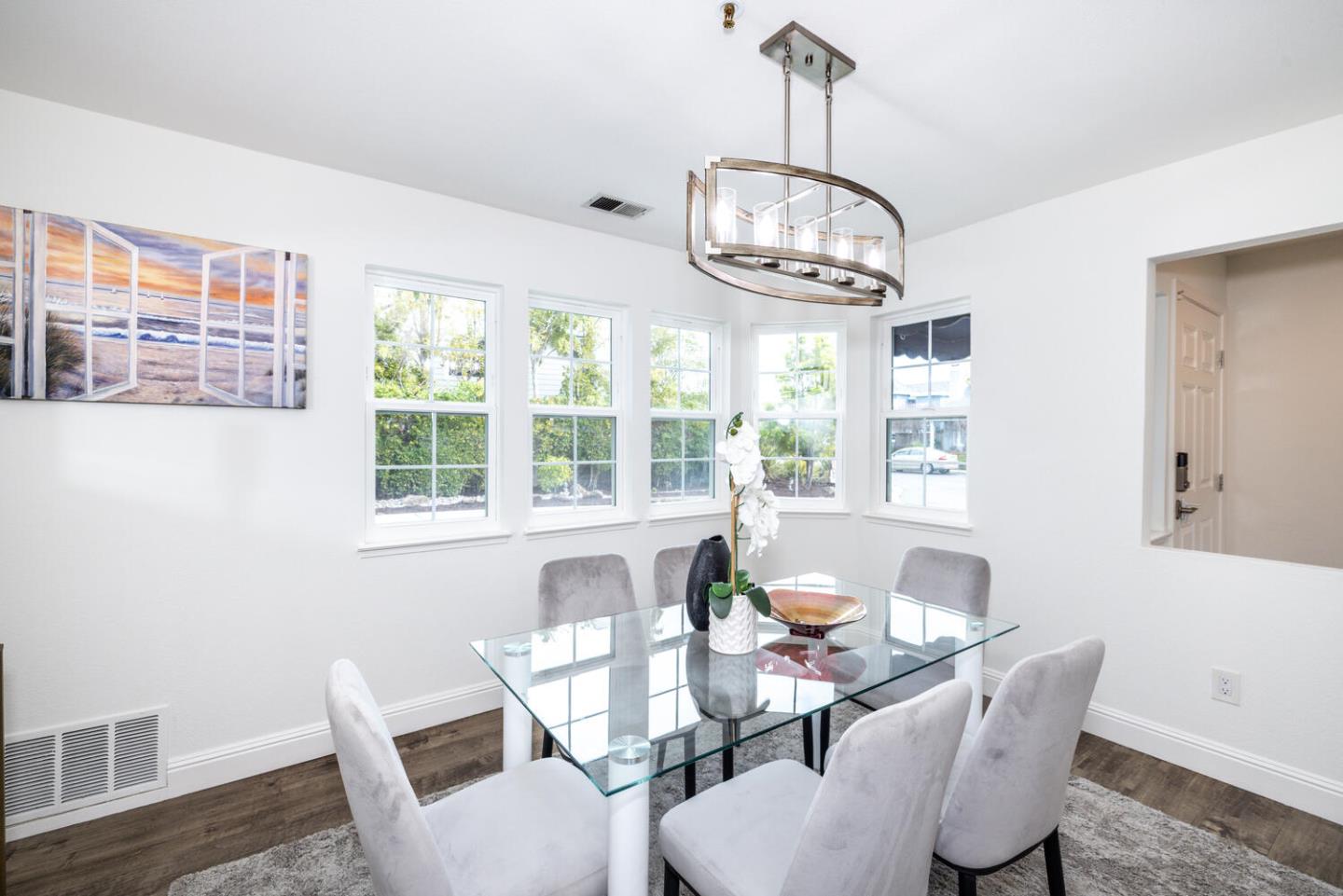 Detail Gallery Image 8 of 62 For 290 Billingsgate, Foster City,  CA 94404 - 3 Beds | 2/1 Baths