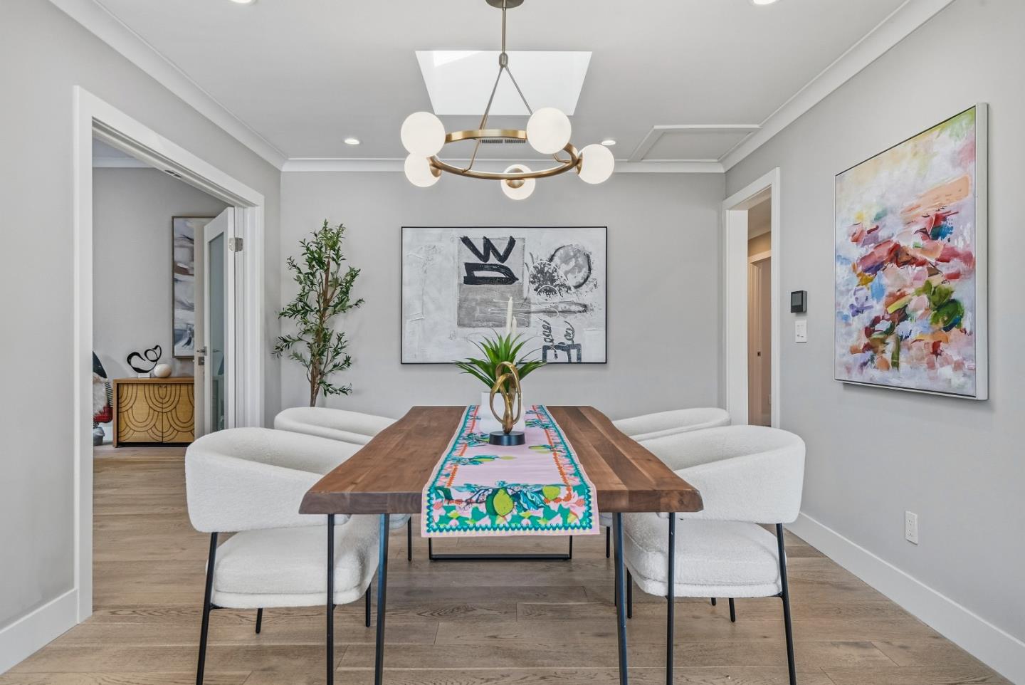 Detail Gallery Image 11 of 40 For 1031 Enderby Way, Sunnyvale,  CA 94087 - 4 Beds | 3/1 Baths