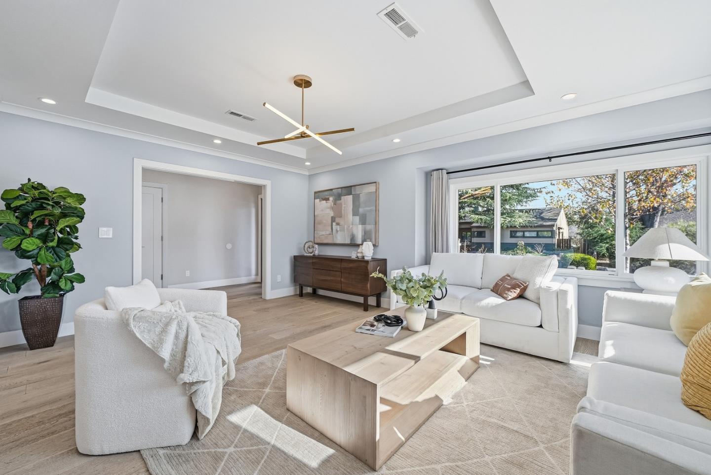 Detail Gallery Image 4 of 40 For 1031 Enderby Way, Sunnyvale,  CA 94087 - 4 Beds | 3/1 Baths