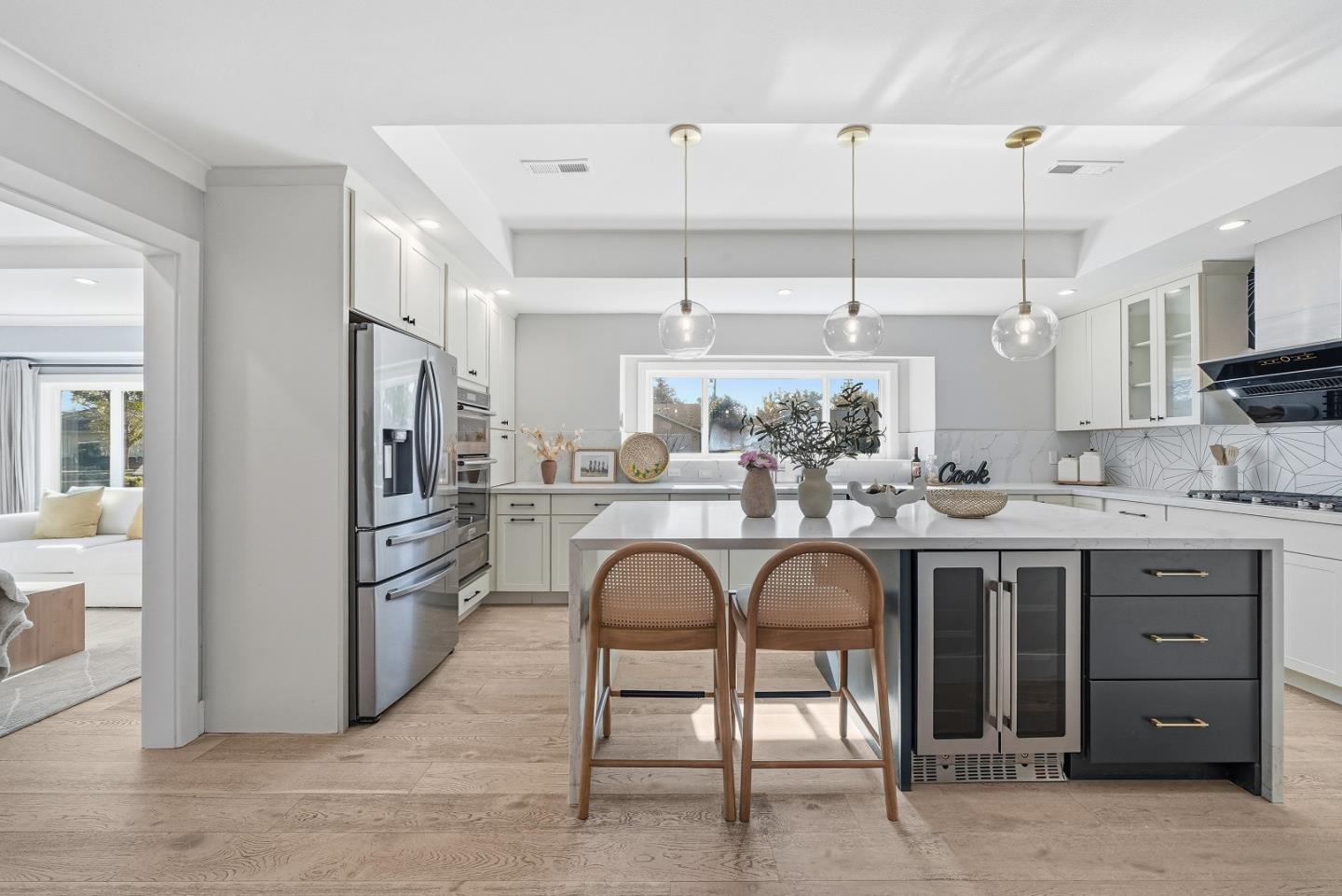 Detail Gallery Image 6 of 40 For 1031 Enderby Way, Sunnyvale,  CA 94087 - 4 Beds | 3/1 Baths