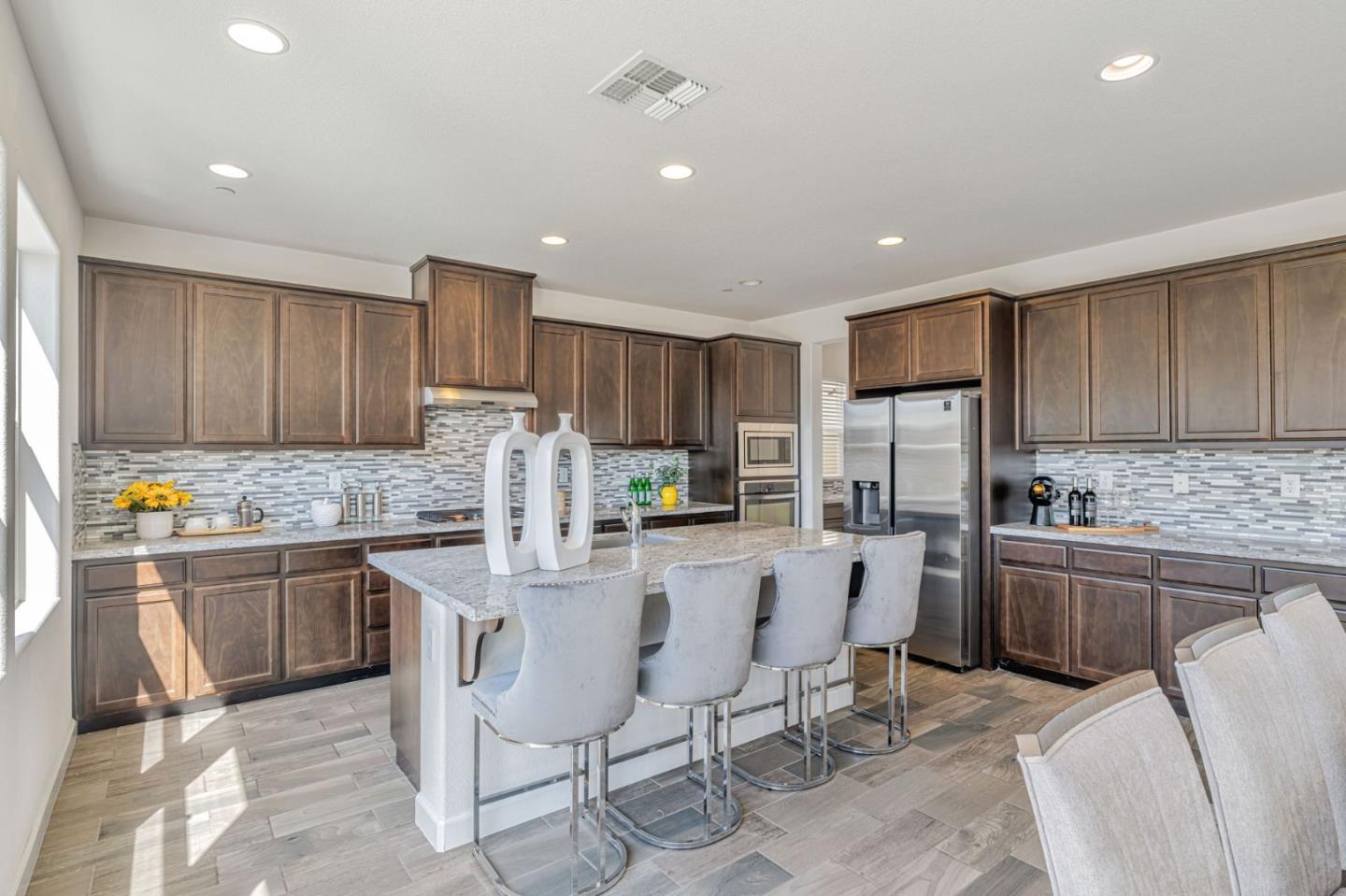 Detail Gallery Image 16 of 49 For 1798 Ponderosa Dr, Tracy,  CA 95376 - 4 Beds | 3 Baths