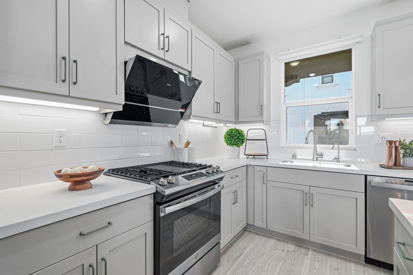 Photo #12: ML82030182 Listing: Photo #12