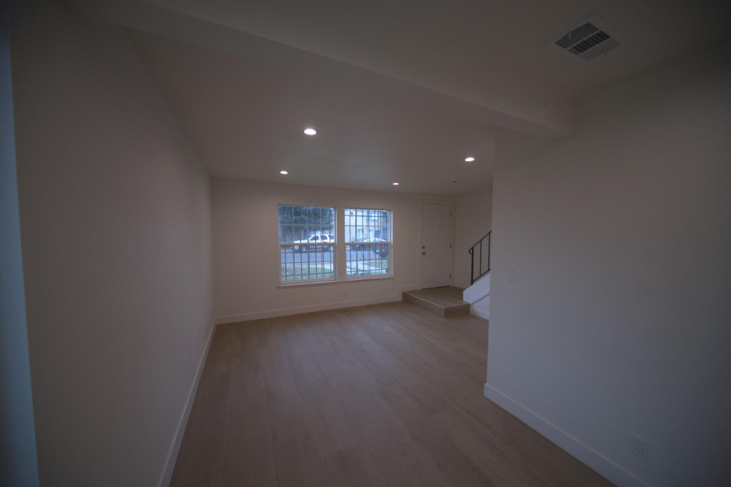 Detail Gallery Image 10 of 27 For 4493 Townehome Dr, Stockton,  CA 95207 - 3 Beds | 2 Baths