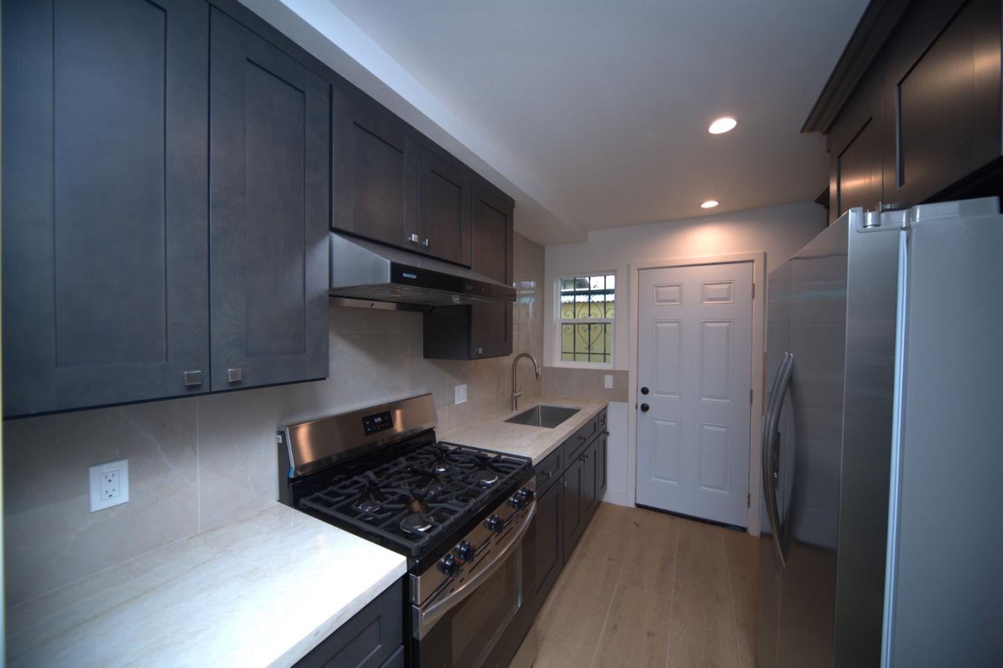 Detail Gallery Image 2 of 27 For 4493 Townehome Dr, Stockton,  CA 95207 - 3 Beds | 2 Baths