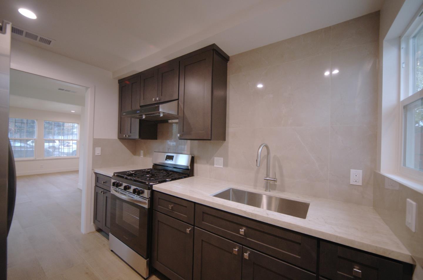 Detail Gallery Image 3 of 27 For 4493 Townehome Dr, Stockton,  CA 95207 - 3 Beds | 2 Baths