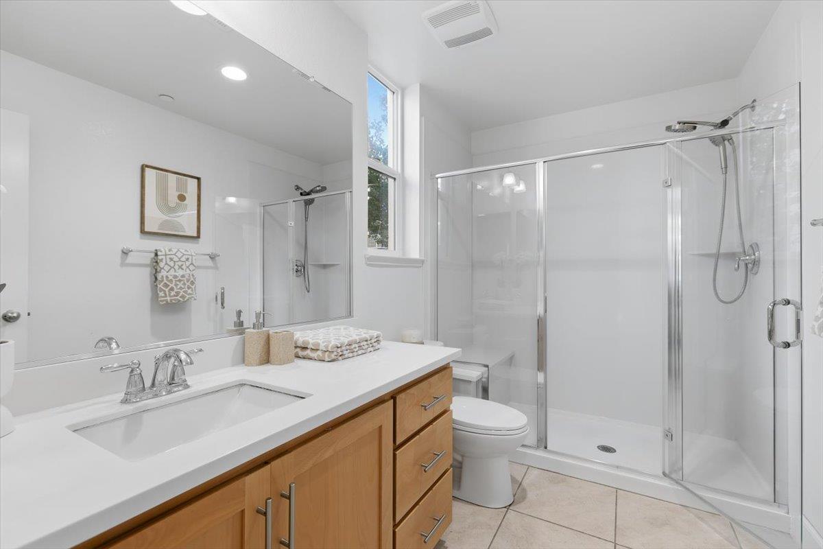 Detail Gallery Image 33 of 60 For 125 Maidenhair Ter, Sunnyvale,  CA 94086 - 3 Beds | 3/1 Baths