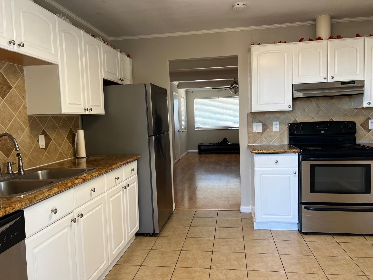 Detail Gallery Image 8 of 20 For 2829 Hilltop Rd, Concord,  CA 94520 - 4 Beds | 2 Baths