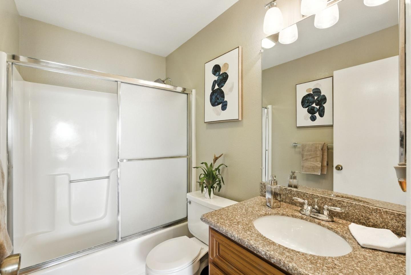 Detail Gallery Image 11 of 20 For 715 Heath Ct #388,  Hayward,  CA 94544 - 2 Beds | 2 Baths