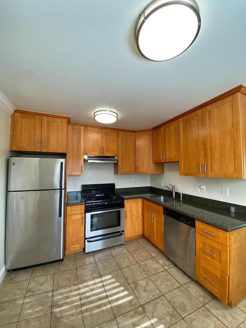 Detail Gallery Image 2 of 5 For 771 Pierce Rd #6,  Menlo Park,  CA 94025 - 2 Beds | 1 Baths