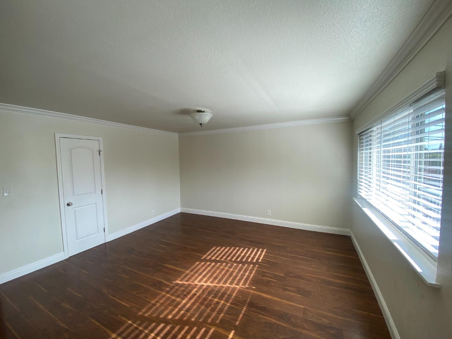 Detail Gallery Image 3 of 5 For 771 Pierce Rd #6,  Menlo Park,  CA 94025 - 2 Beds | 1 Baths