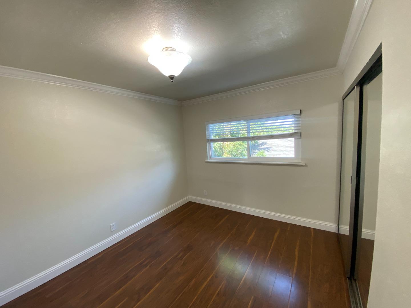 Detail Gallery Image 4 of 5 For 771 Pierce Rd #6,  Menlo Park,  CA 94025 - 2 Beds | 1 Baths