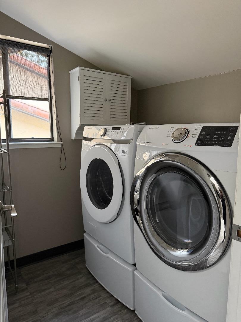 Detail Gallery Image 11 of 11 For 1125 Royal Ln, San Carlos,  CA 94070 - 3 Beds | 2/1 Baths