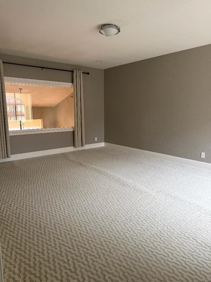 Detail Gallery Image 7 of 11 For 1125 Royal Ln, San Carlos,  CA 94070 - 3 Beds | 2/1 Baths