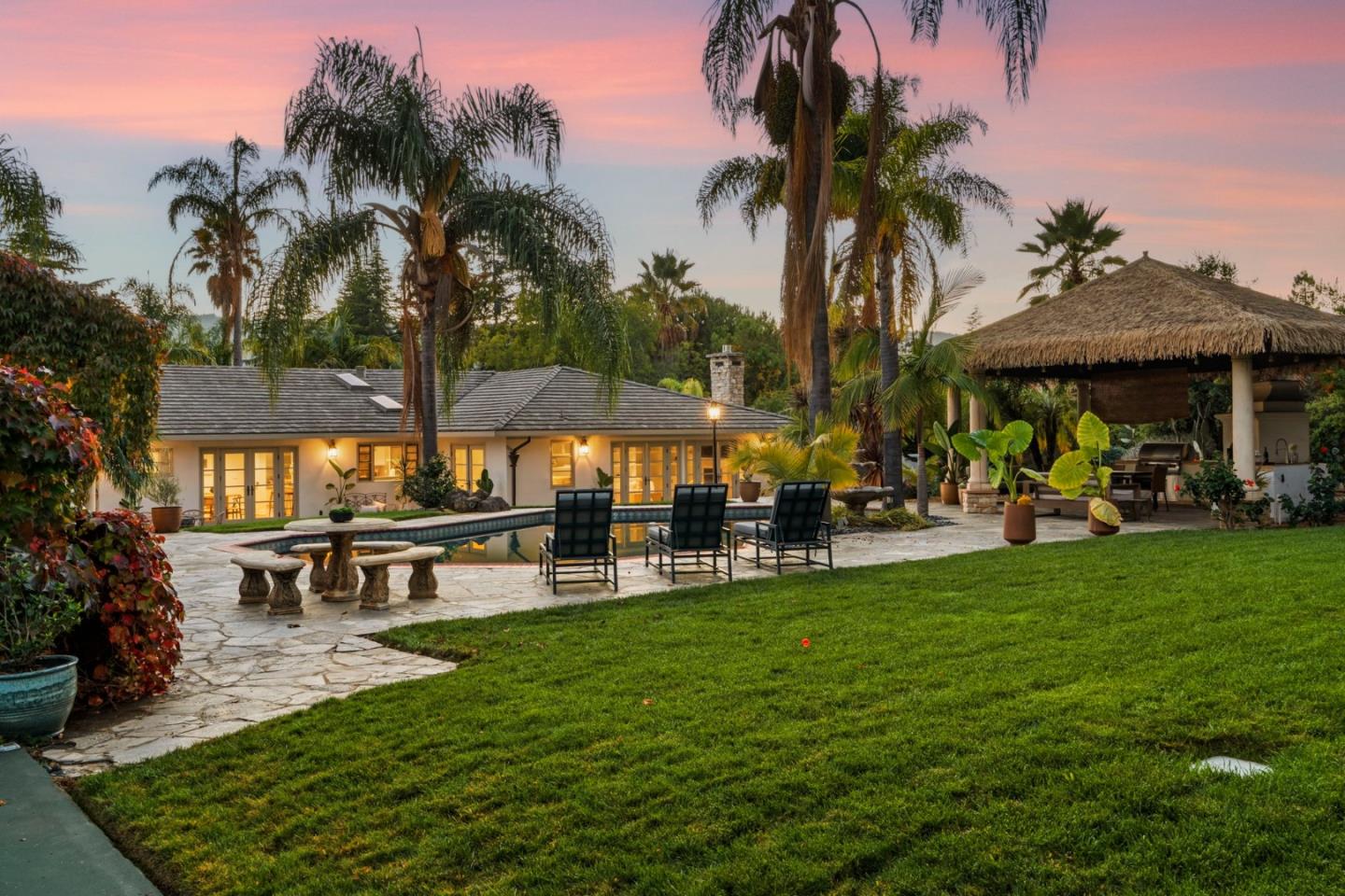 Detail Gallery Image 33 of 66 For 330 Ridgeway Rd, Woodside,  CA 94062 - 5 Beds | 3/2 Baths