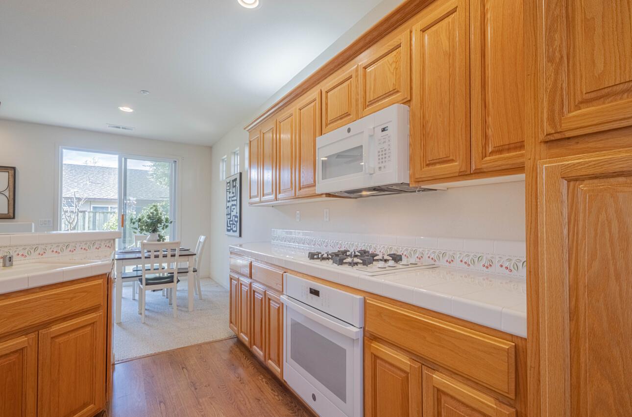 Detail Gallery Image 13 of 32 For 1797 Windsor St, Salinas,  CA 93906 - 3 Beds | 2 Baths