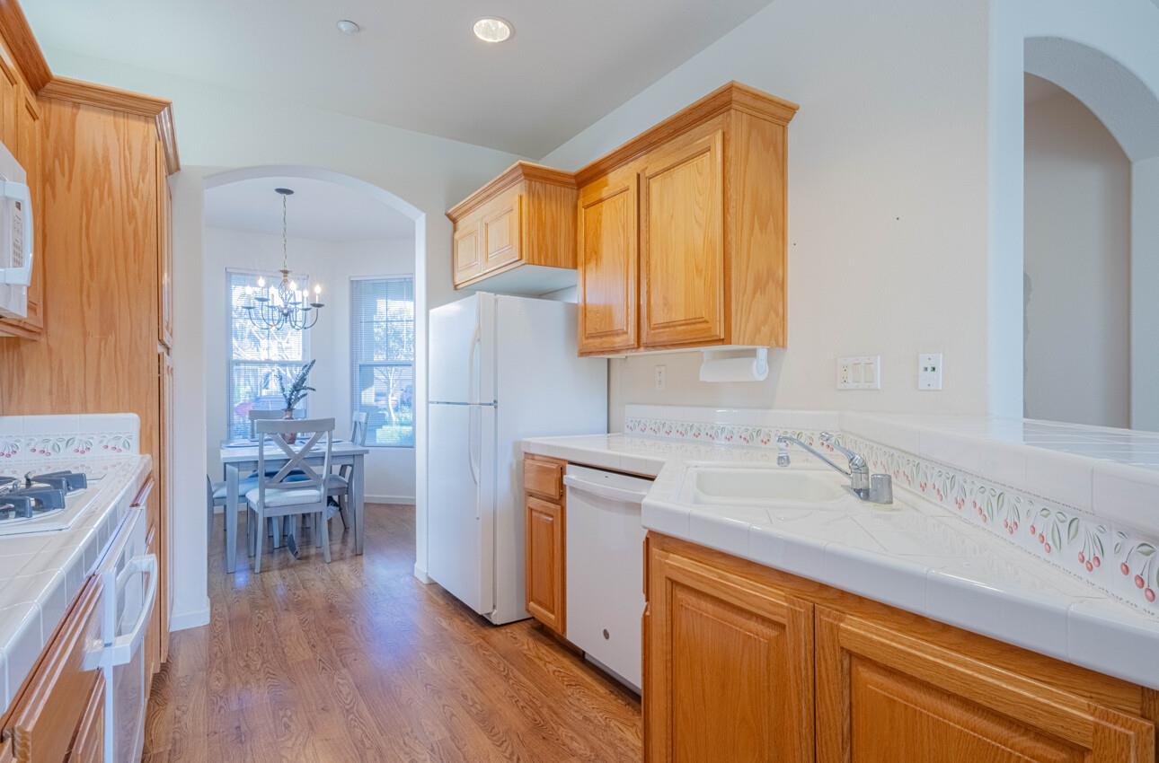 Detail Gallery Image 15 of 32 For 1797 Windsor St, Salinas,  CA 93906 - 3 Beds | 2 Baths