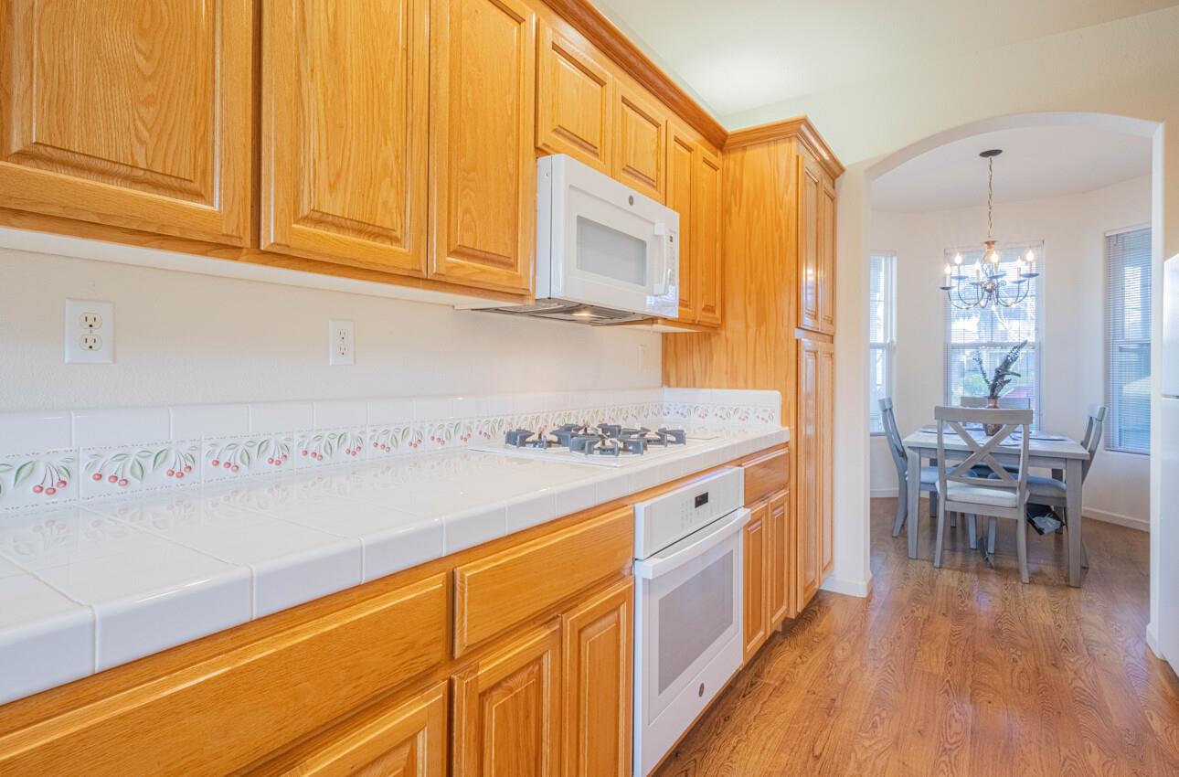 Detail Gallery Image 16 of 32 For 1797 Windsor St, Salinas,  CA 93906 - 3 Beds | 2 Baths