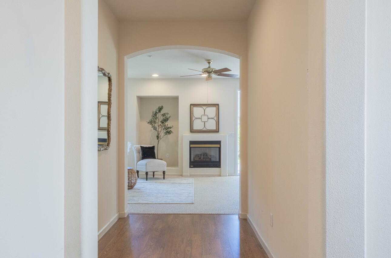 Detail Gallery Image 3 of 32 For 1797 Windsor St, Salinas,  CA 93906 - 3 Beds | 2 Baths