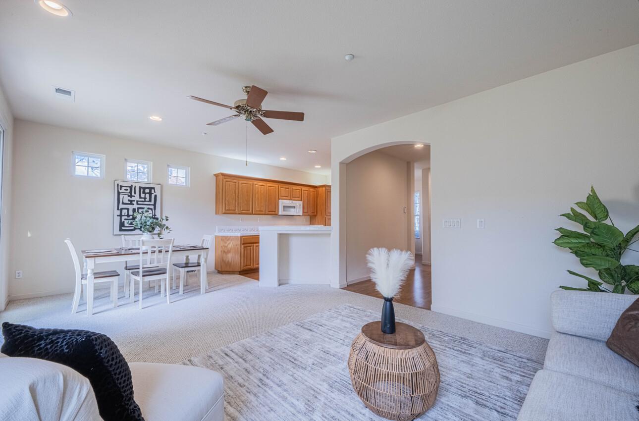 Detail Gallery Image 5 of 32 For 1797 Windsor St, Salinas,  CA 93906 - 3 Beds | 2 Baths
