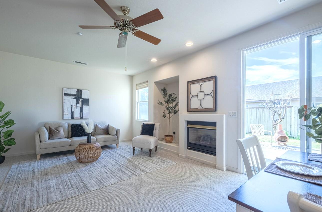 Detail Gallery Image 8 of 32 For 1797 Windsor St, Salinas,  CA 93906 - 3 Beds | 2 Baths