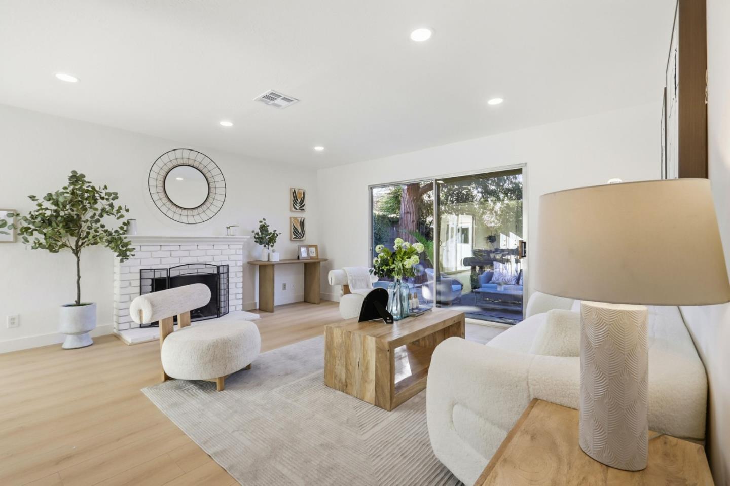 Detail Gallery Image 3 of 22 For 1094 Denver Dr, Campbell,  CA 95008 - 3 Beds | 2 Baths