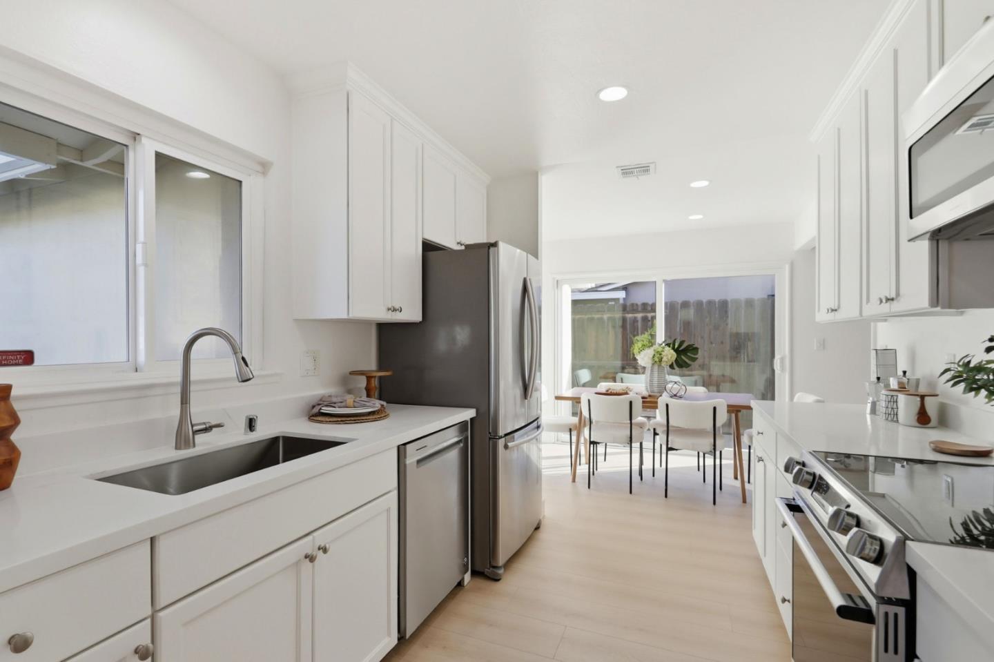 Detail Gallery Image 7 of 22 For 1094 Denver Dr, Campbell,  CA 95008 - 3 Beds | 2 Baths