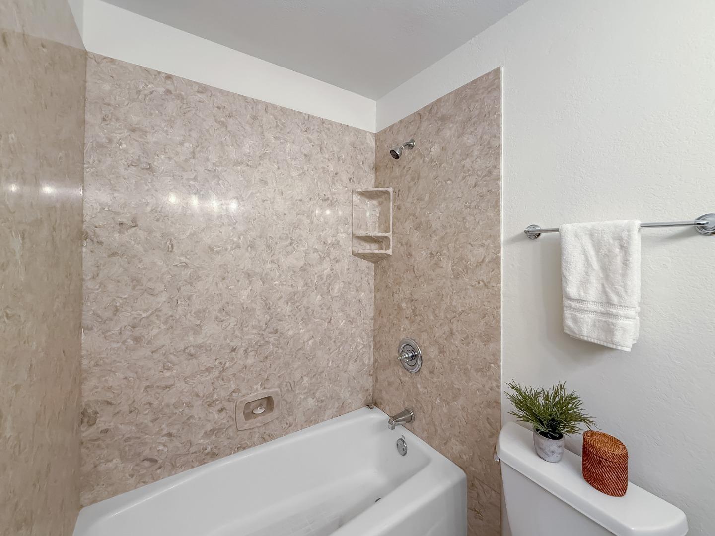 Detail Gallery Image 24 of 39 For 4182 Mountcastle Way, San Jose,  CA 95136 - 3 Beds | 2 Baths