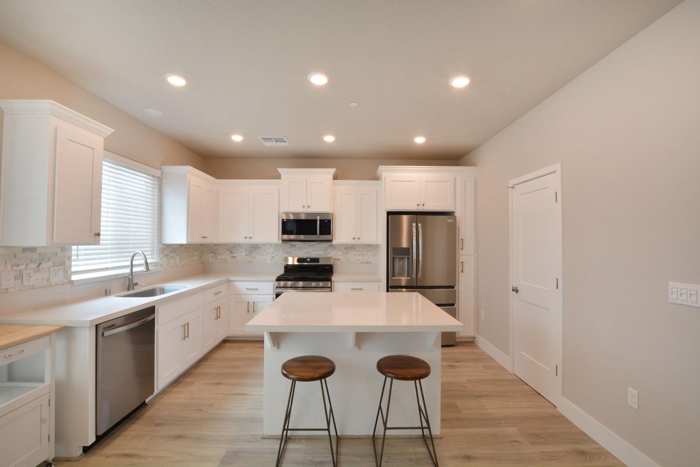 Detail Gallery Image 9 of 28 For 813 Big Range Way, Rocklin,  CA 95765 - 4 Beds | 3 Baths