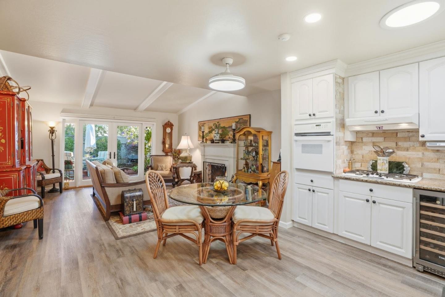 Detail Gallery Image 14 of 28 For 75 Hacienda Carmel, Carmel,  CA 93923 - 2 Beds | 2 Baths