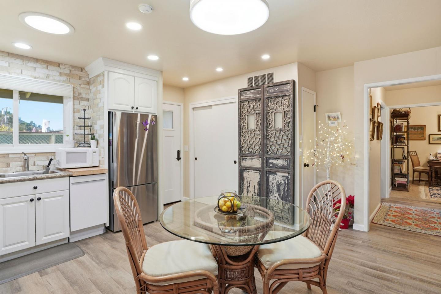 Detail Gallery Image 17 of 28 For 75 Hacienda Carmel, Carmel,  CA 93923 - 2 Beds | 2 Baths