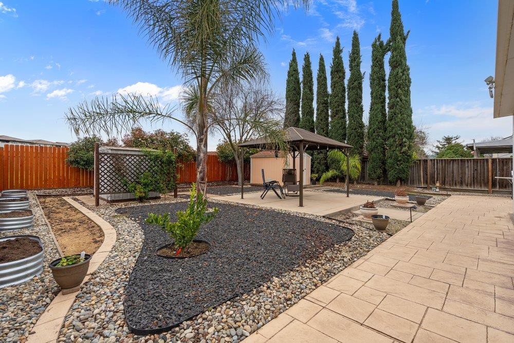 Detail Gallery Image 20 of 28 For 920 Talbot Dr, Hollister,  CA 95023 - 4 Beds | 2/1 Baths