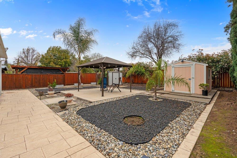 Detail Gallery Image 22 of 28 For 920 Talbot Dr, Hollister,  CA 95023 - 4 Beds | 2/1 Baths