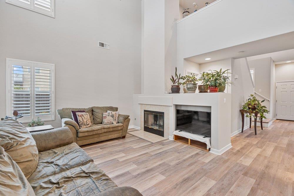 Detail Gallery Image 7 of 28 For 920 Talbot Dr, Hollister,  CA 95023 - 4 Beds | 2/1 Baths