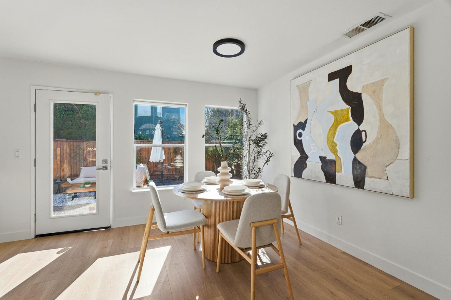 Detail Gallery Image 13 of 53 For 4324 Verdigris Cir, San Jose,  CA 95134 - 3 Beds | 2/1 Baths