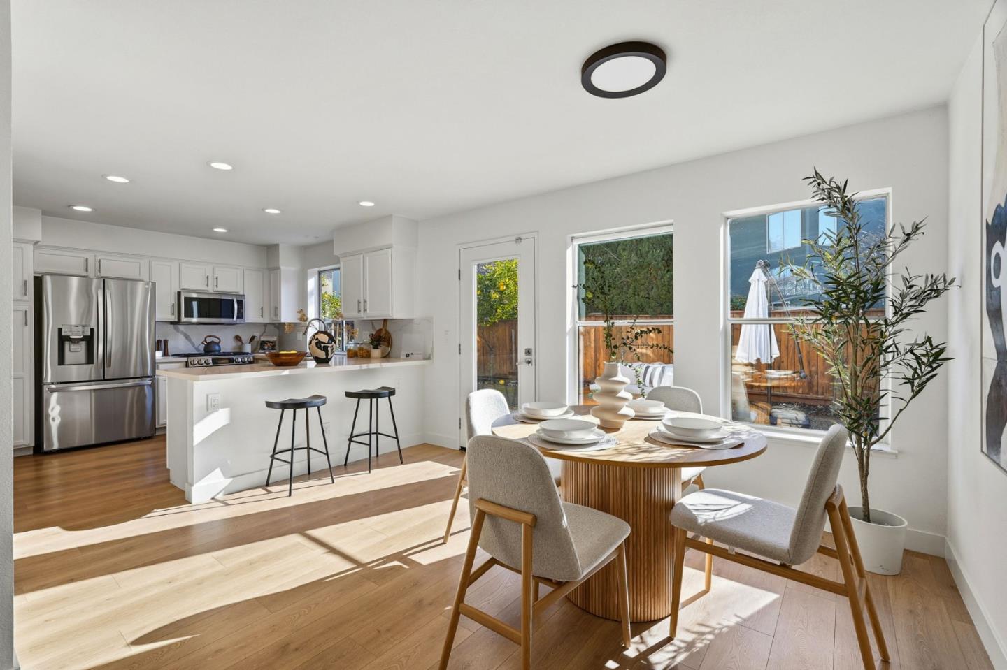 Detail Gallery Image 14 of 53 For 4324 Verdigris Cir, San Jose,  CA 95134 - 3 Beds | 2/1 Baths