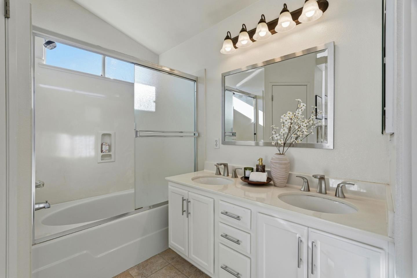 Detail Gallery Image 27 of 53 For 4324 Verdigris Cir, San Jose,  CA 95134 - 3 Beds | 2/1 Baths