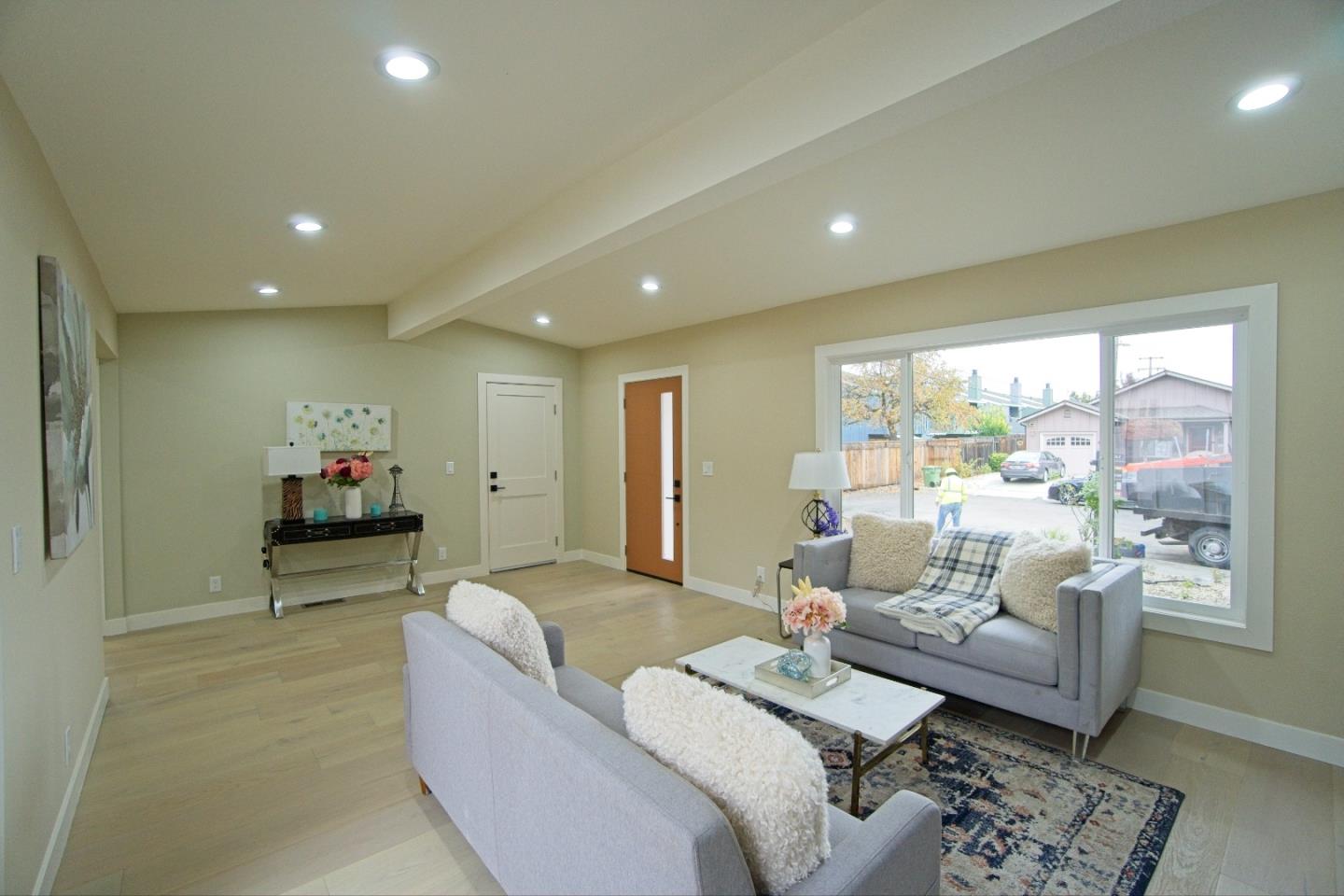 Detail Gallery Image 11 of 22 For 744 Hamilton Ln, Santa Clara,  CA 95051 - 3 Beds | 2 Baths