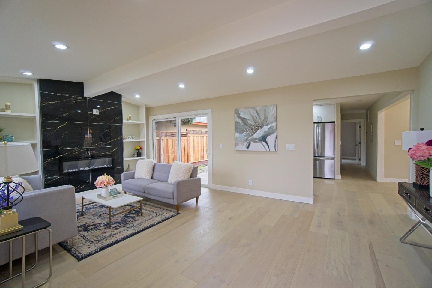 Detail Gallery Image 5 of 22 For 744 Hamilton Ln, Santa Clara,  CA 95051 - 3 Beds | 2 Baths