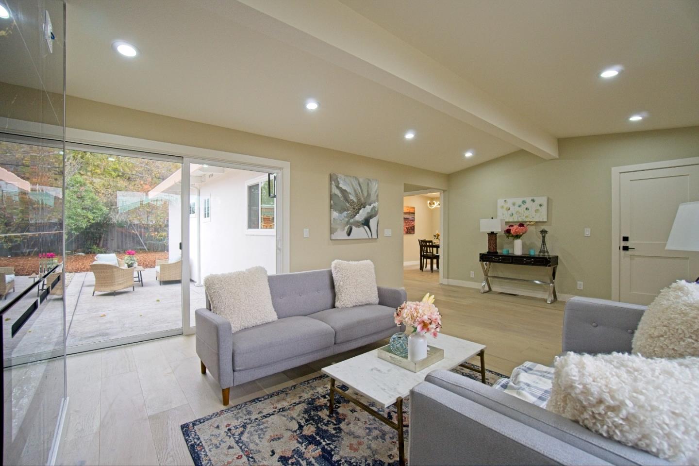 Detail Gallery Image 8 of 22 For 744 Hamilton Ln, Santa Clara,  CA 95051 - 3 Beds | 2 Baths