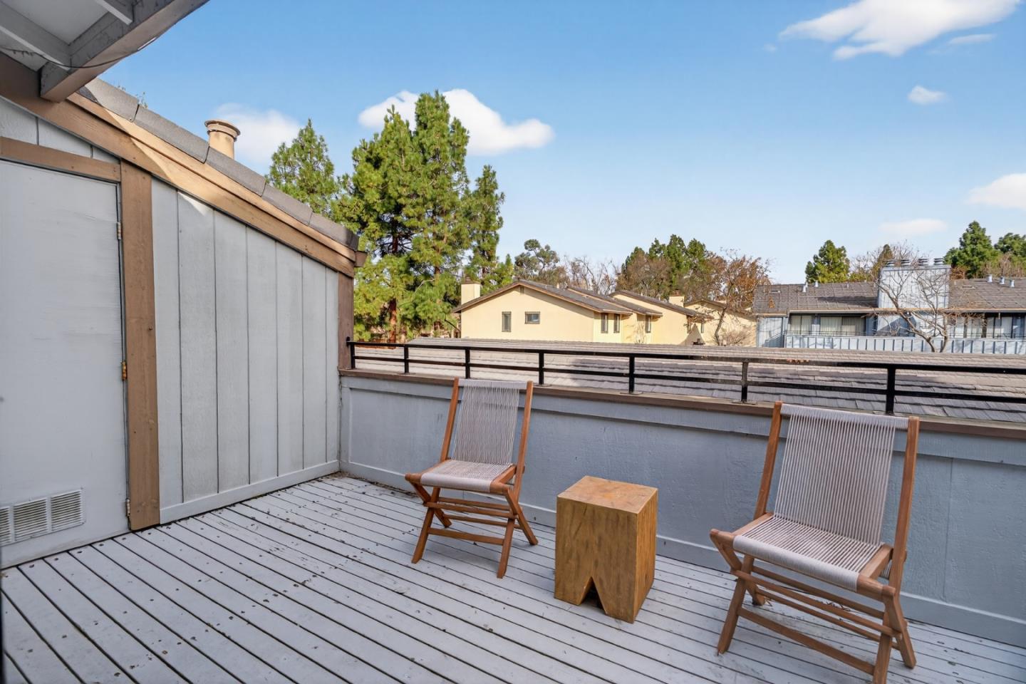 Detail Gallery Image 3 of 29 For 6318 Joaquin Murieta Ave #B,  Newark,  CA 94560 - 1 Beds | 1 Baths