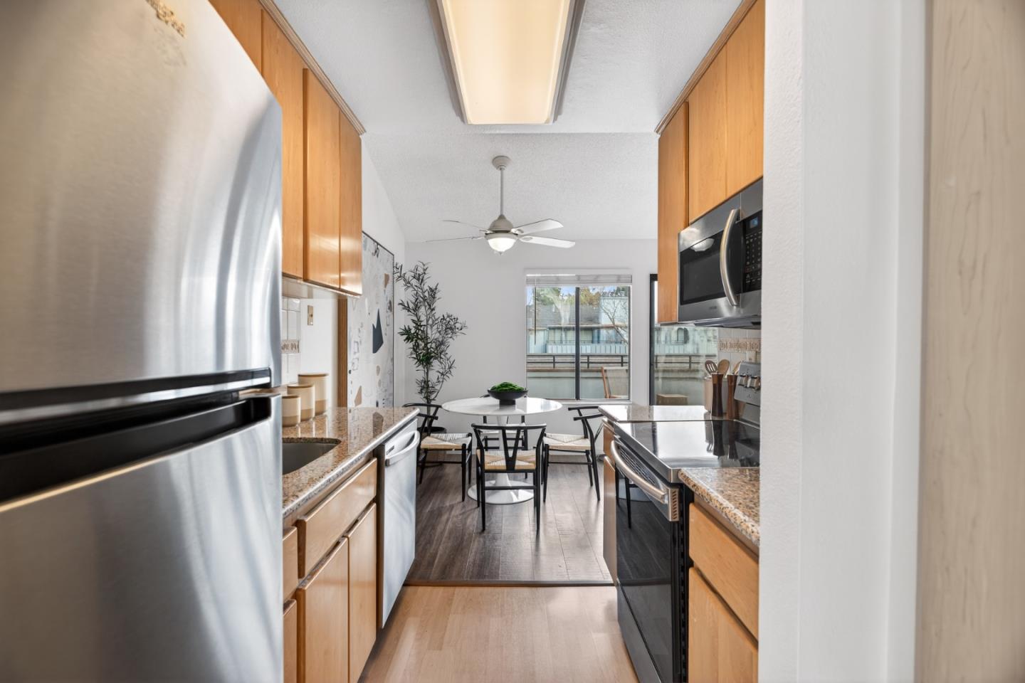 Detail Gallery Image 5 of 29 For 6318 Joaquin Murieta Ave #B,  Newark,  CA 94560 - 1 Beds | 1 Baths