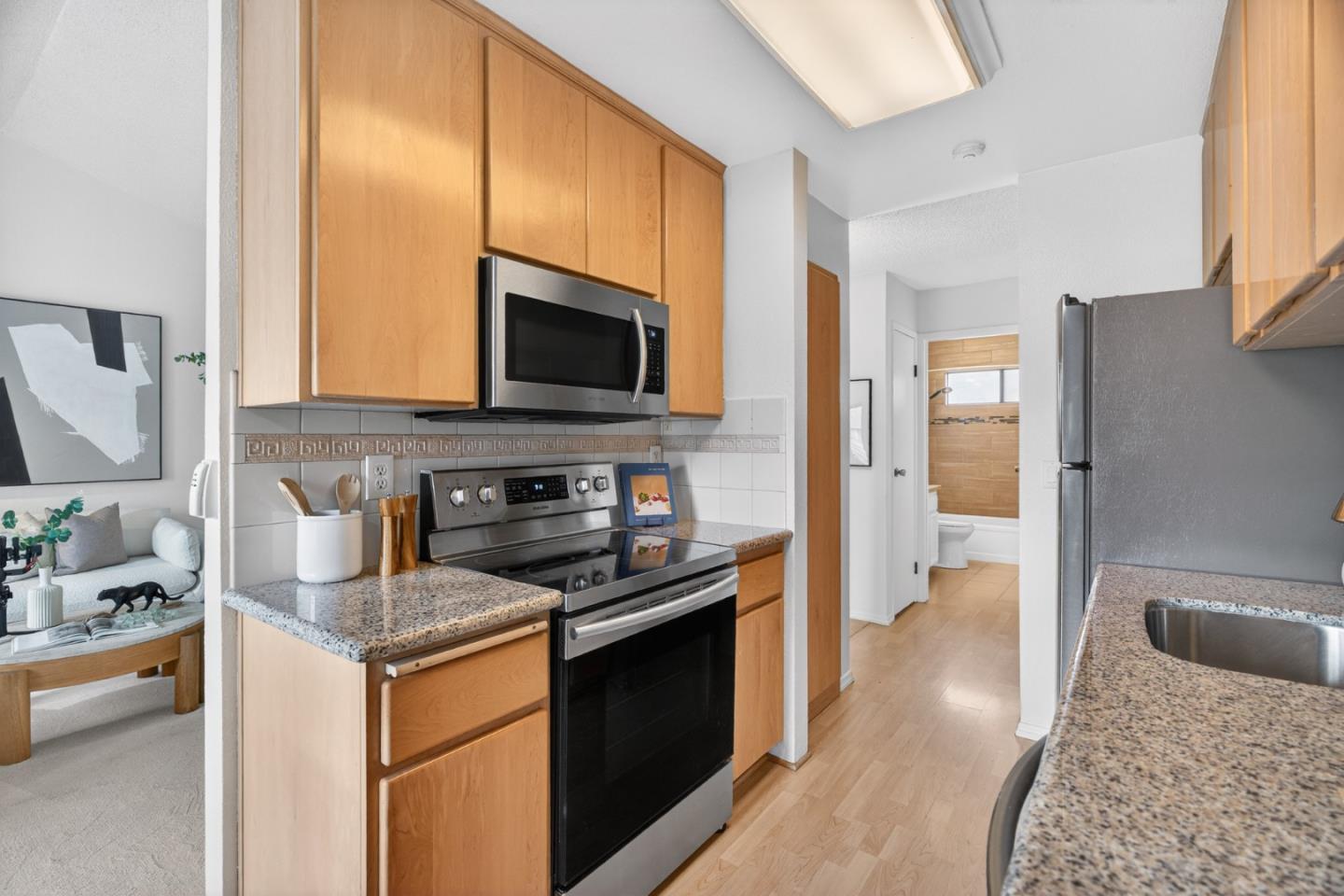 Detail Gallery Image 8 of 29 For 6318 Joaquin Murieta Ave #B,  Newark,  CA 94560 - 1 Beds | 1 Baths