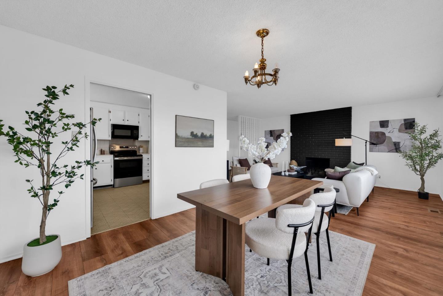 Detail Gallery Image 17 of 65 For 162 Eastridge Cir, Pacifica,  CA 94044 - 3 Beds | 2 Baths