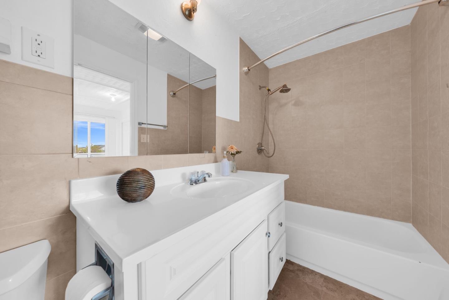 Detail Gallery Image 47 of 65 For 162 Eastridge Cir, Pacifica,  CA 94044 - 3 Beds | 2 Baths