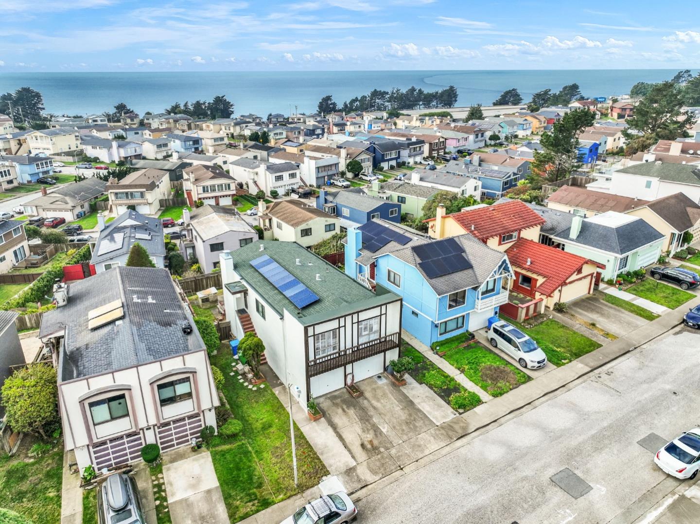 Detail Gallery Image 58 of 65 For 162 Eastridge Cir, Pacifica,  CA 94044 - 3 Beds | 2 Baths