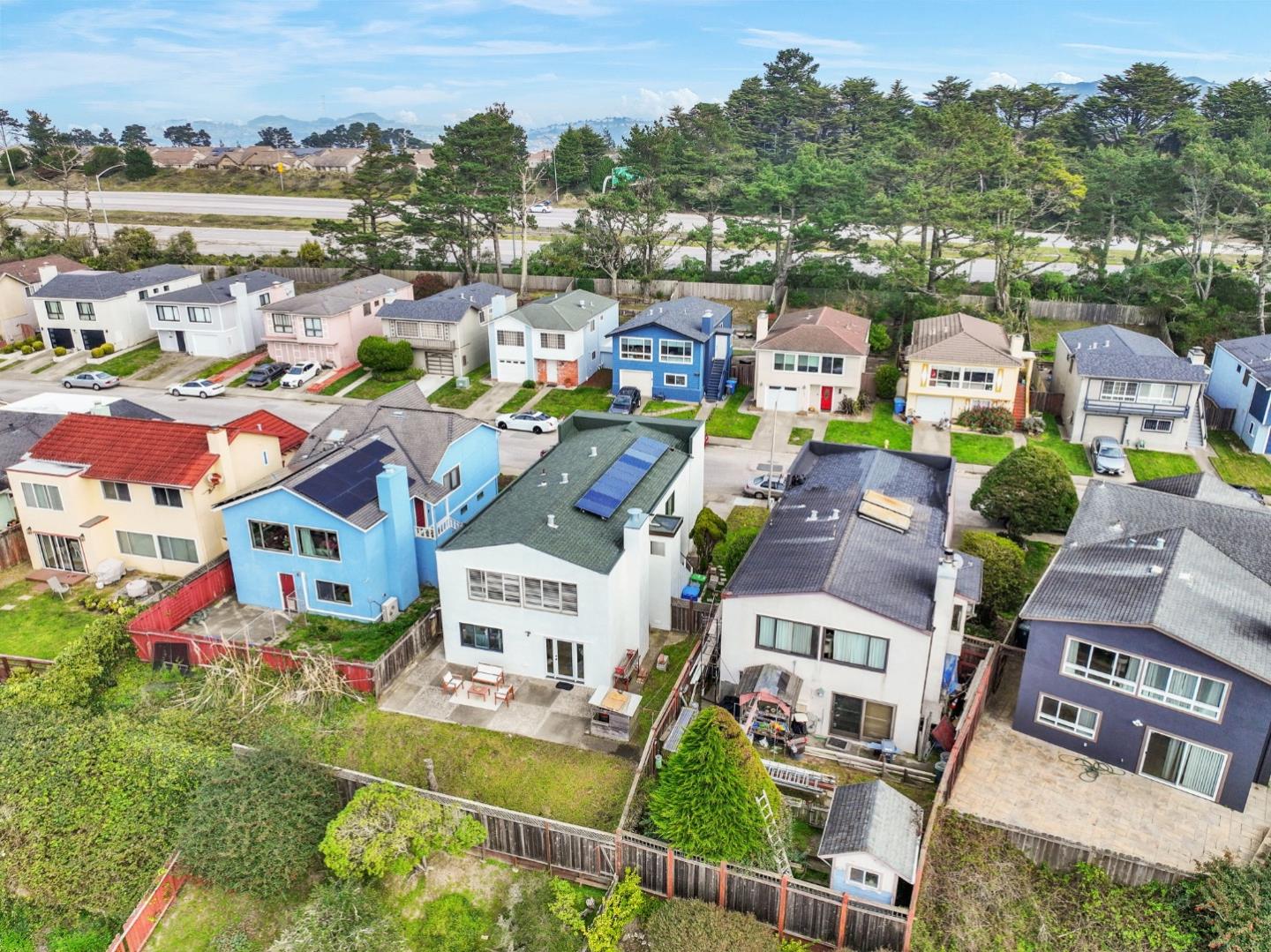 Detail Gallery Image 59 of 65 For 162 Eastridge Cir, Pacifica,  CA 94044 - 3 Beds | 2 Baths